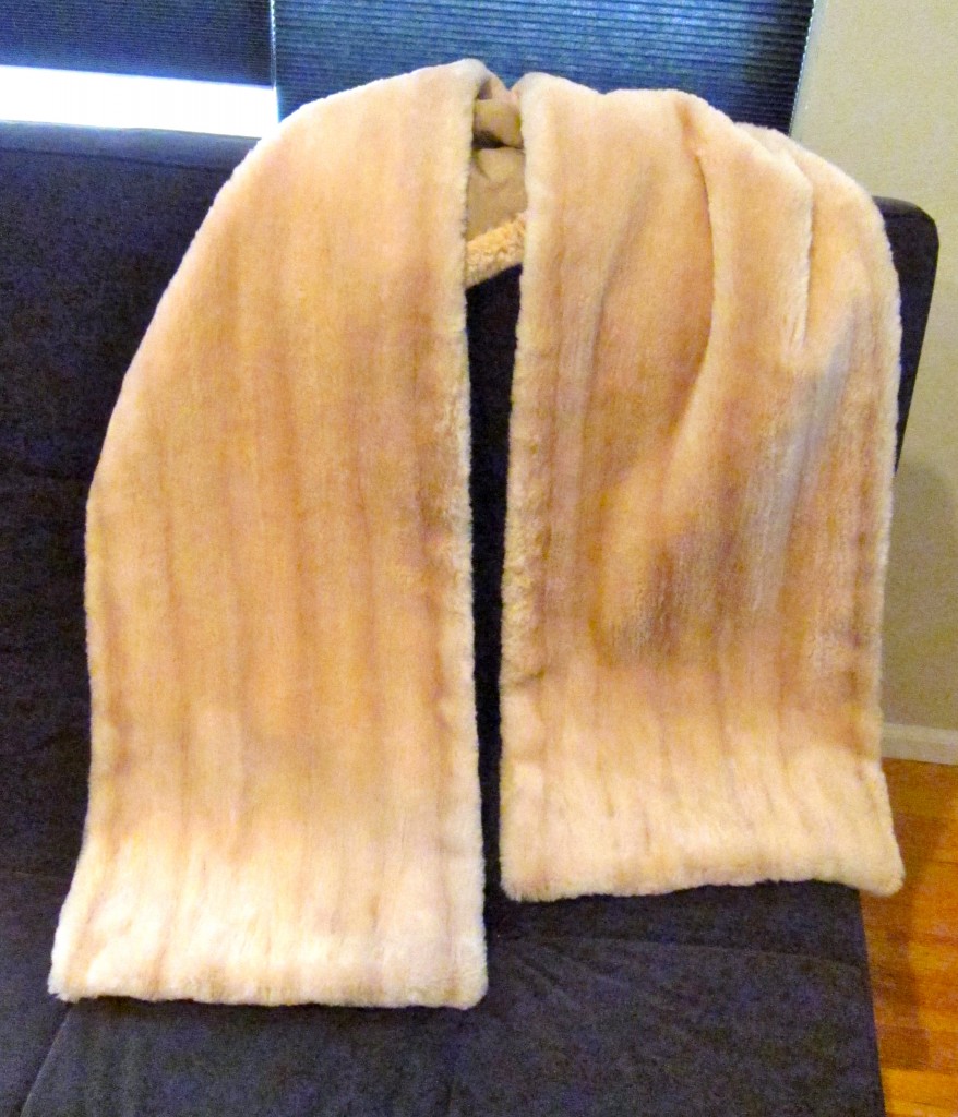 The Cream Sheared Racoon I. Magnin & Co. Fur Stole is Like Somthing a Hitchcock Heroine Would Have Worn in a Movie Set in San Francisco in the 1950s!