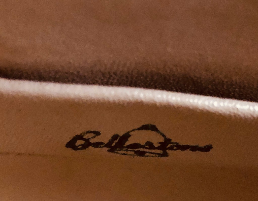This is the Bellestone label which is always stamped discreetly inside the bag on the lining! 